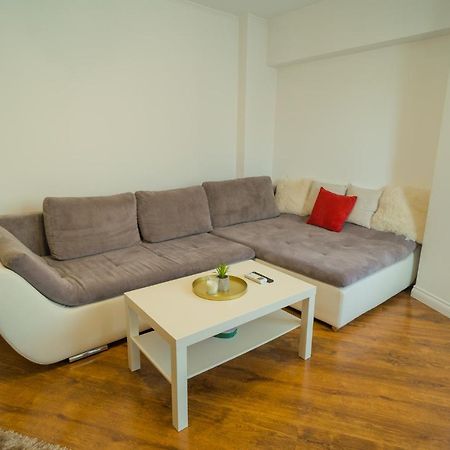 Cozy & Spacious 2Br Apartment With Netflix Bukurešť Exteriér fotografie