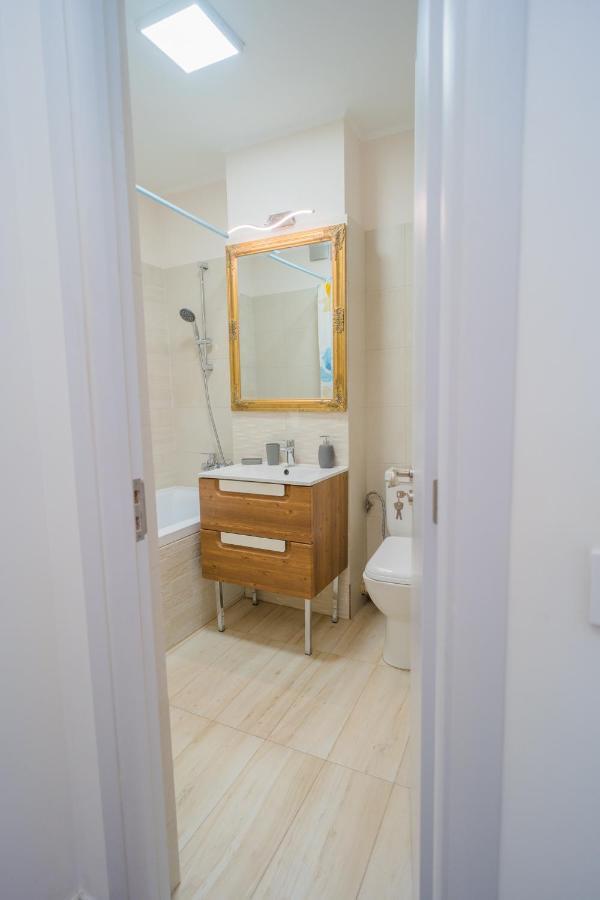 Cozy & Spacious 2Br Apartment With Netflix Bukurešť Exteriér fotografie