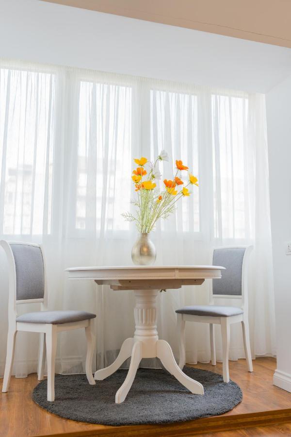 Cozy & Spacious 2Br Apartment With Netflix Bukurešť Exteriér fotografie